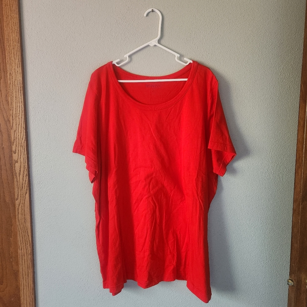NWOT Roaman's T-shirt